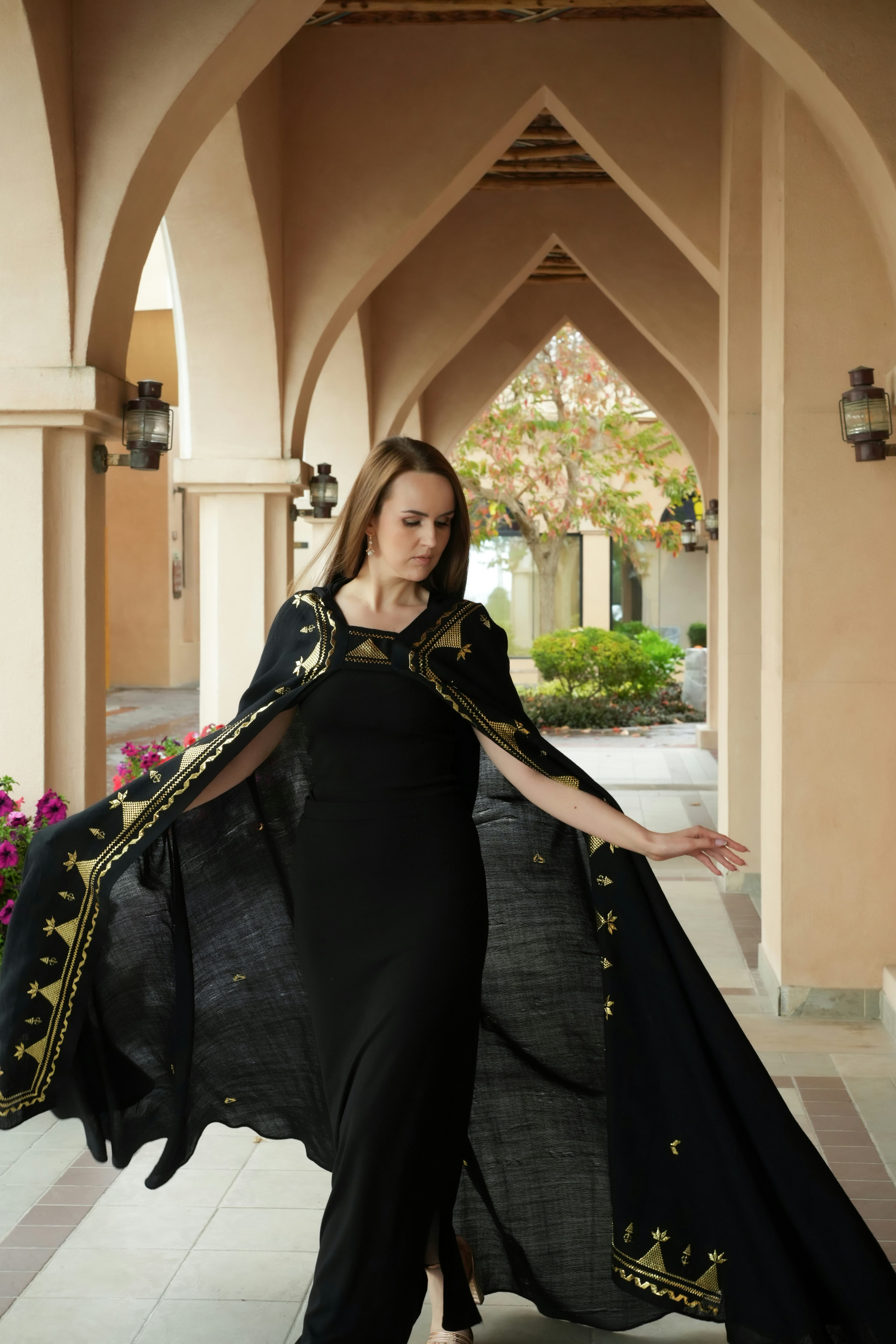 Kaftan Amira — Broderie main artisanale de Fès